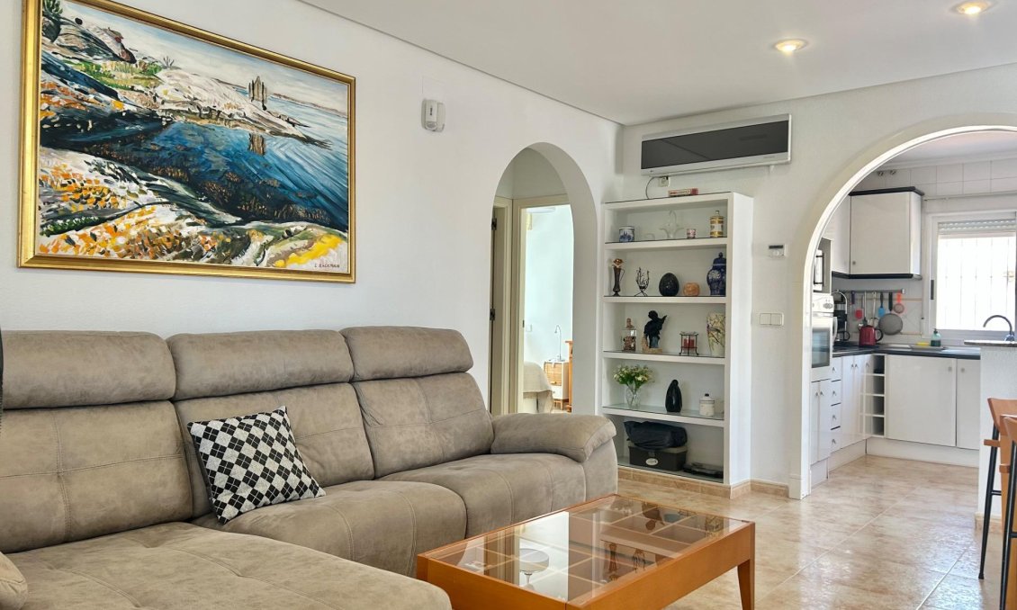 Resale - Villa -
Torrevieja - San Luis
