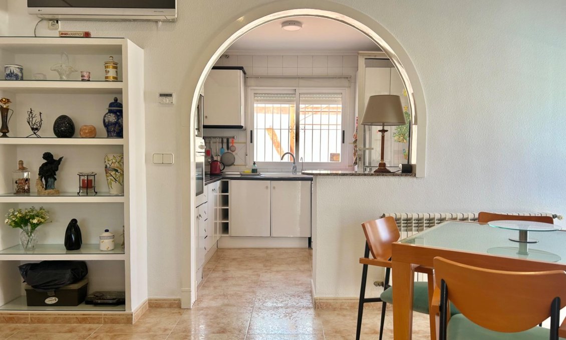 Resale - Villa -
Torrevieja - San Luis