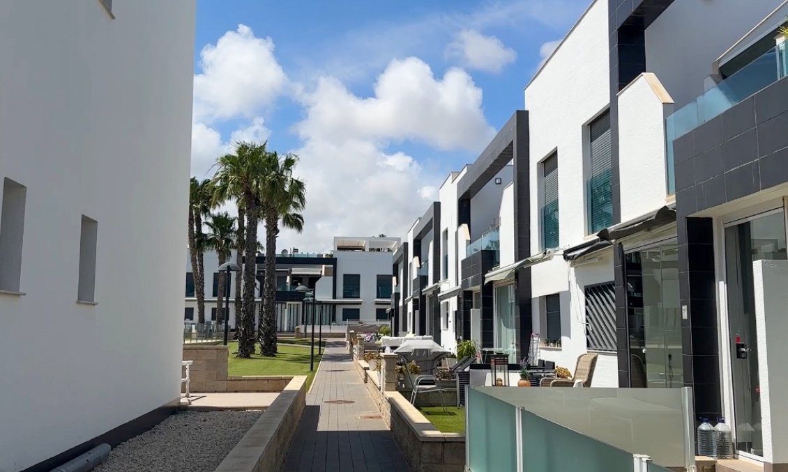 Resale - Apartment -
La Zenia - Costa Blanca