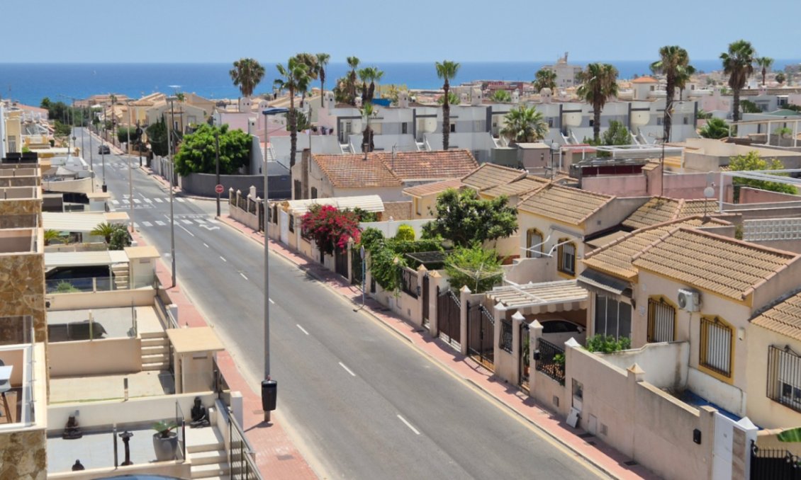 Resale - Villa -
Torrevieja - Costa Blanca