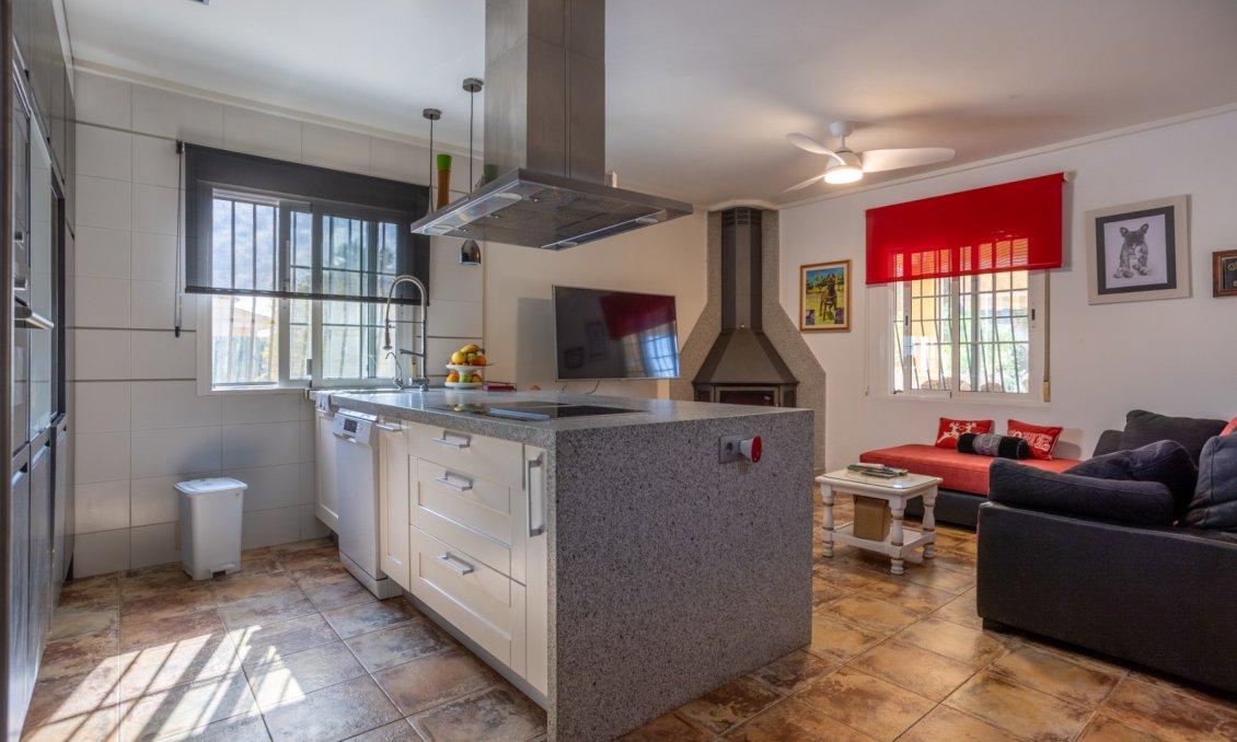 Resale - Villa -
Elche - Costa Blanca