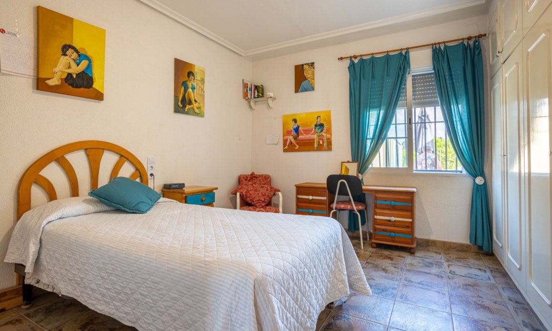 Resale - Villa -
Elche - Costa Blanca