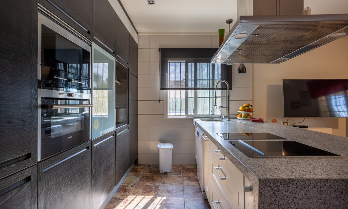 Resale - Villa -
Elche - Costa Blanca
