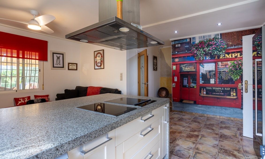 Resale - Villa -
Elche - Costa Blanca