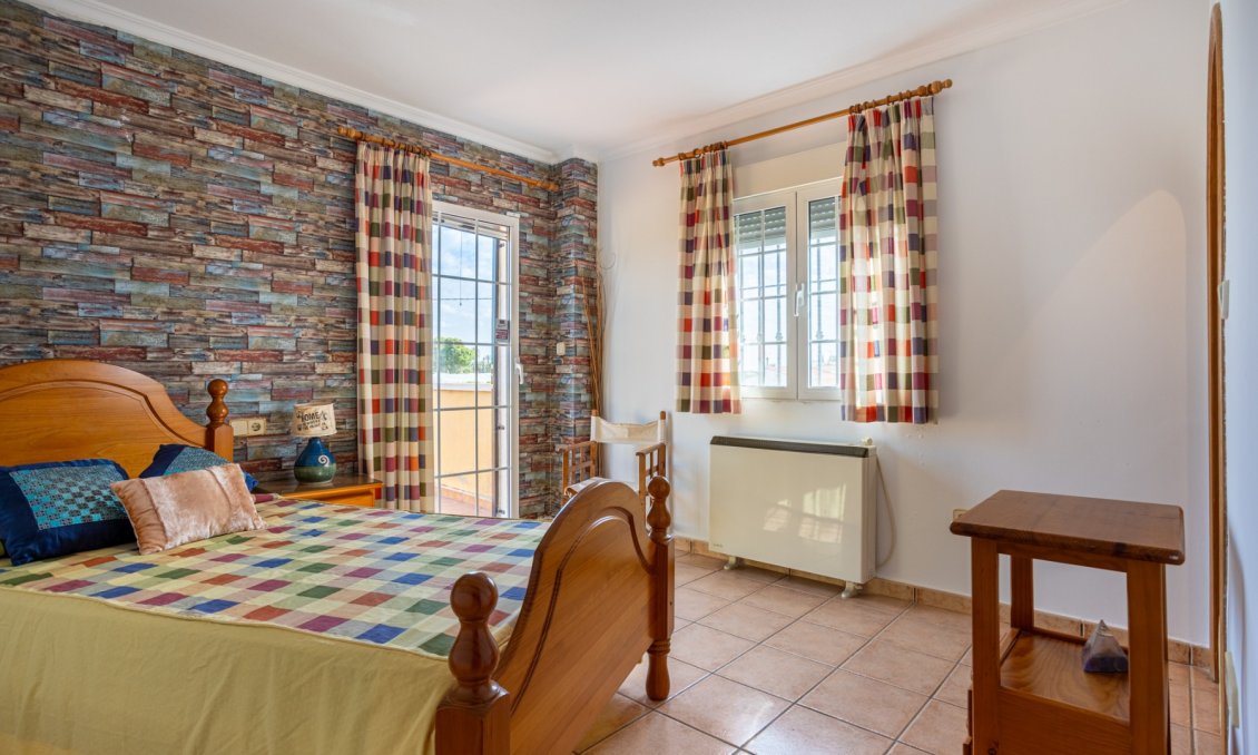 Resale - Villa -
Elche - Costa Blanca
