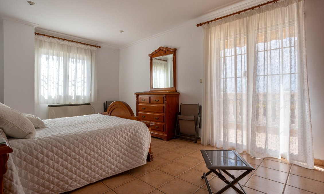 Resale - Villa -
Elche - Costa Blanca