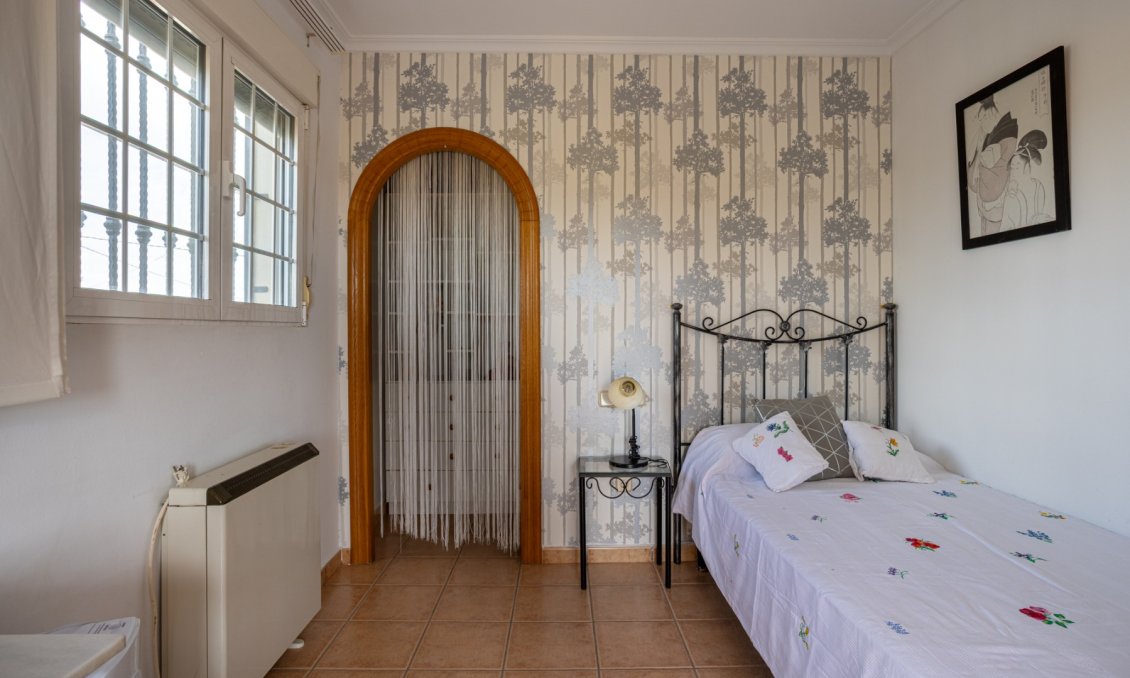 Resale - Villa -
Elche - Costa Blanca