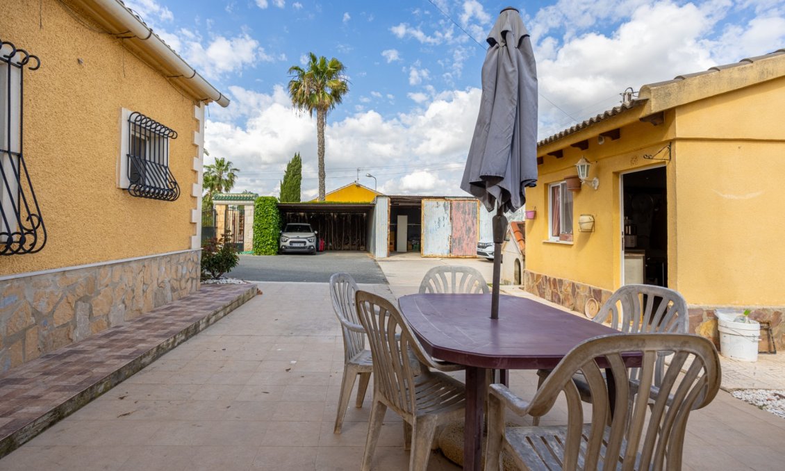 Resale - Villa -
Elche - Costa Blanca