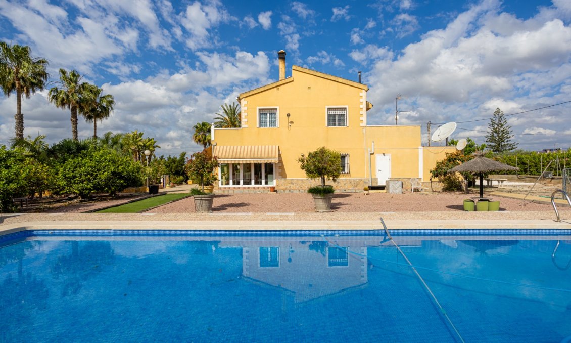 Resale - Villa -
Elche - Costa Blanca