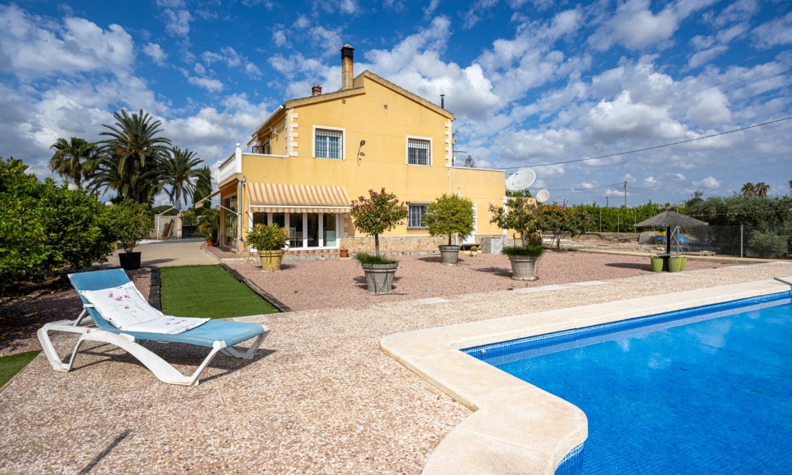 Resale - Villa -
Elche - Costa Blanca