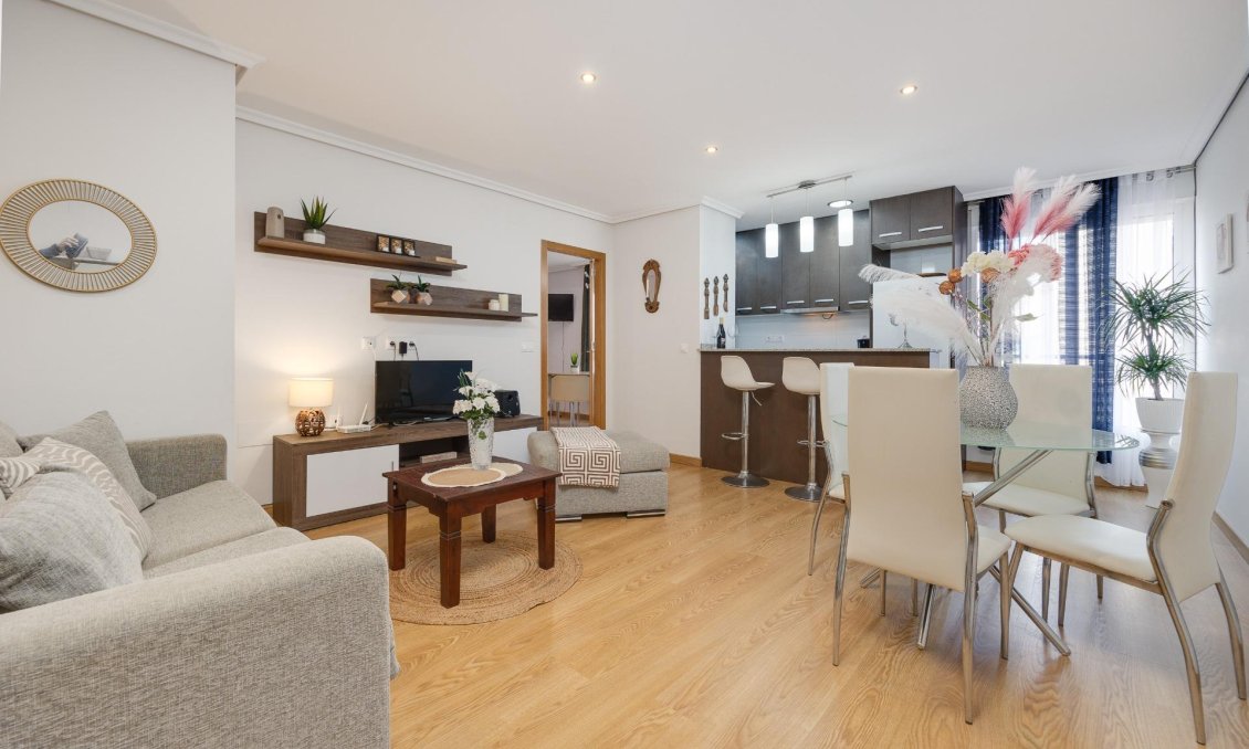 Segunda mano - Apartamento -
Torrevieja - Centro