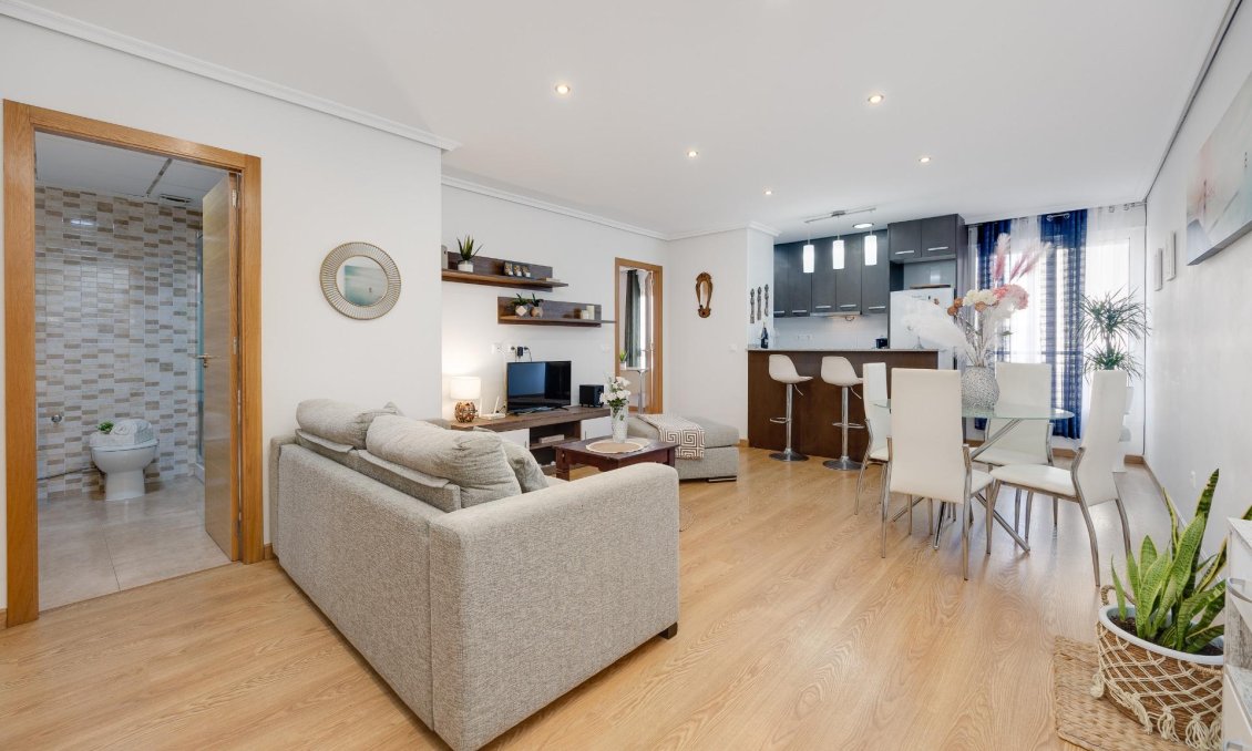 Segunda mano - Apartamento -
Torrevieja - Centro
