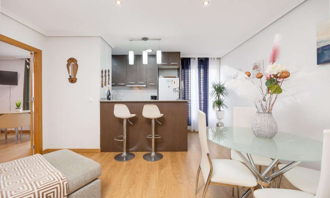 Segunda mano - Apartamento -
Torrevieja - Centro