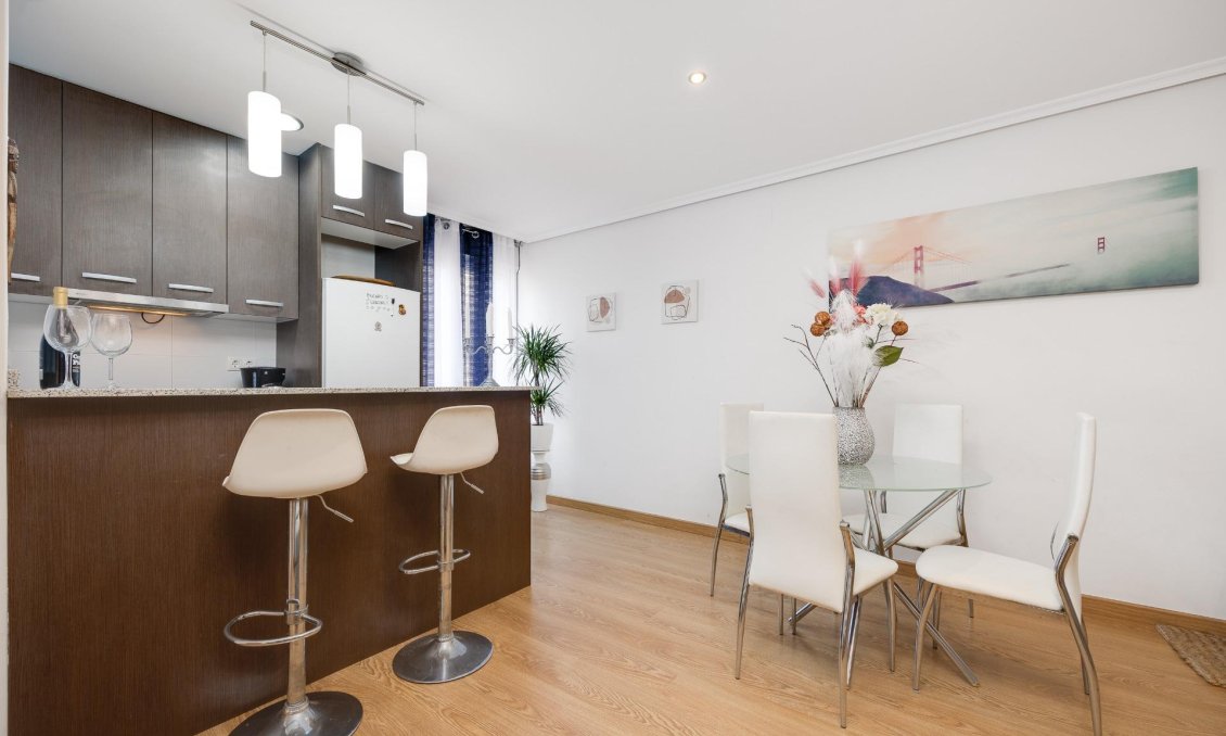 Segunda mano - Apartamento -
Torrevieja - Centro