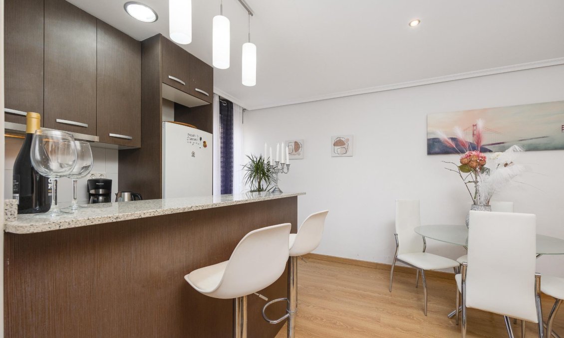Segunda mano - Apartamento -
Torrevieja - Centro