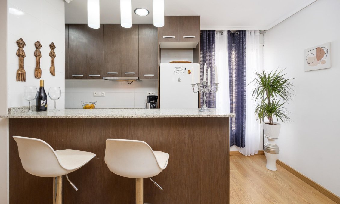 Segunda mano - Apartamento -
Torrevieja - Centro