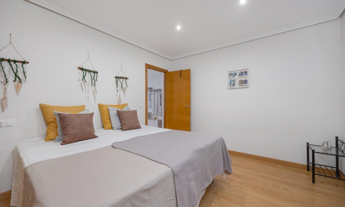 Segunda mano - Apartamento -
Torrevieja - Centro