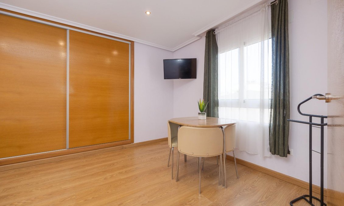 Segunda mano - Apartamento -
Torrevieja - Centro