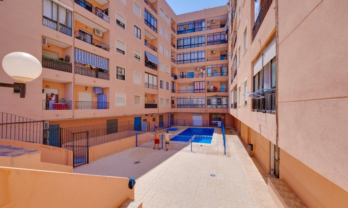 Segunda mano - Apartamento -
Torrevieja - Centro
