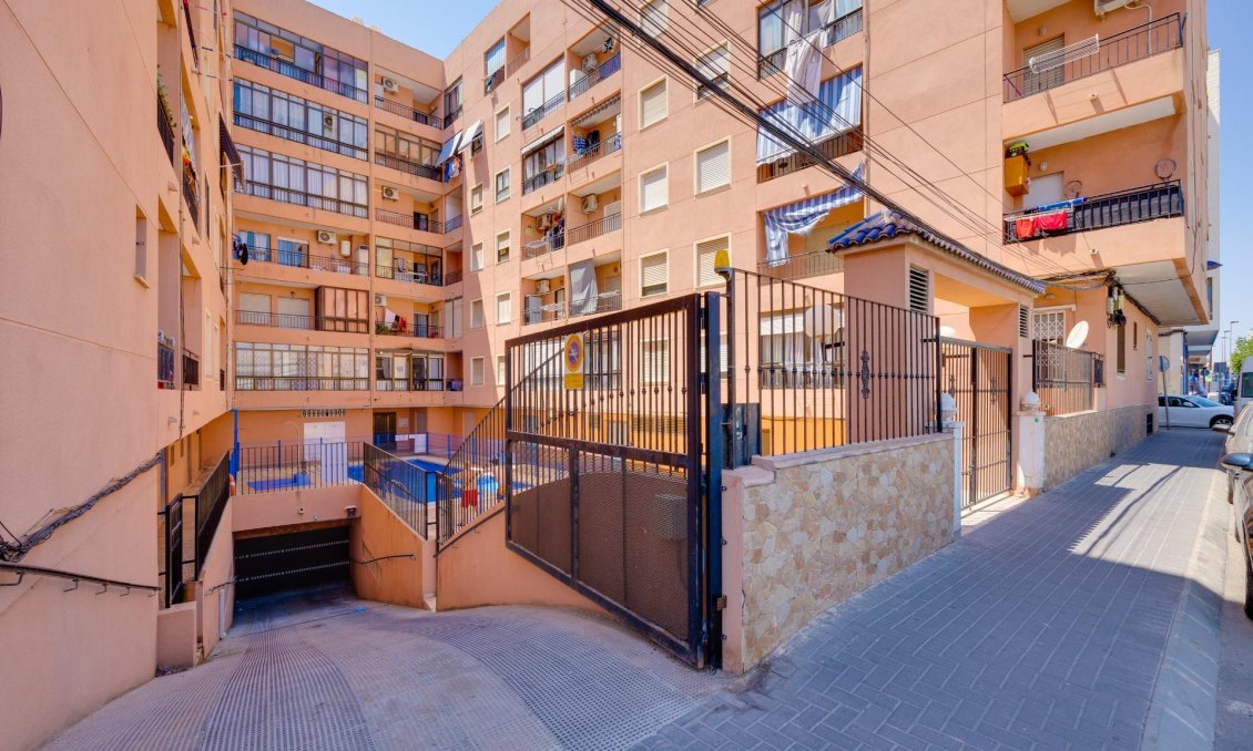Segunda mano - Apartamento -
Torrevieja - Centro