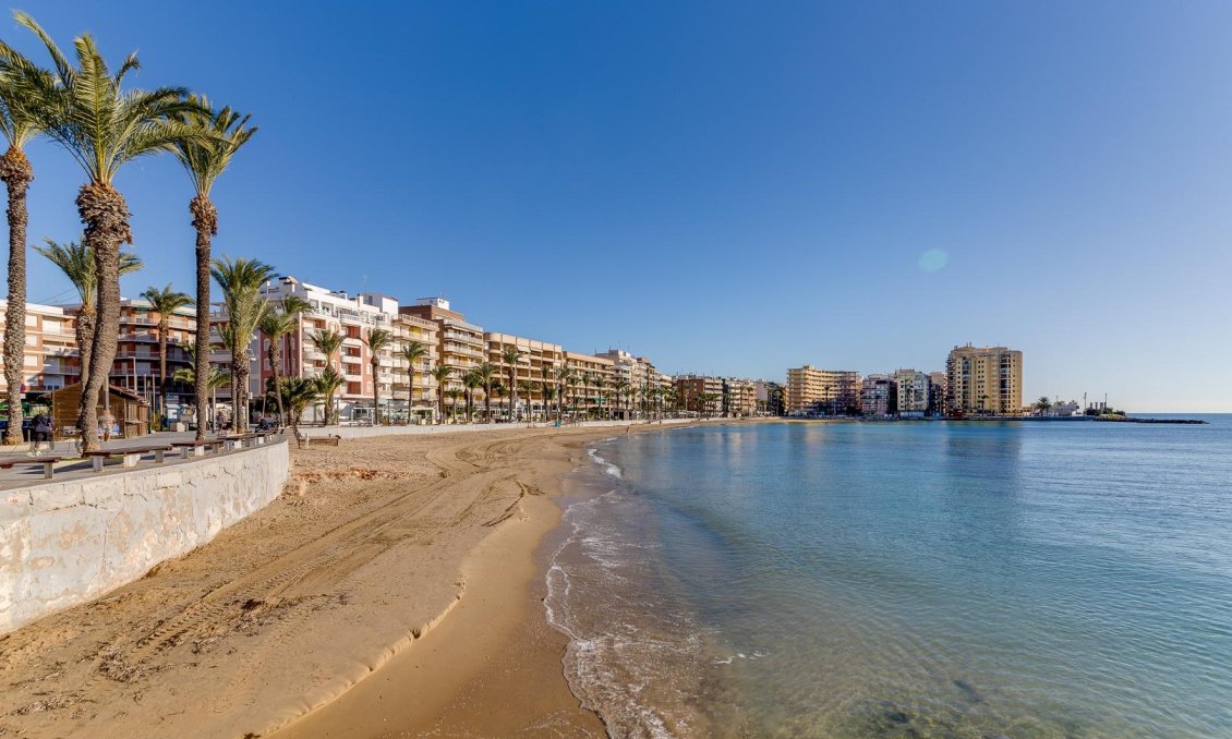 Segunda mano - Apartamento -
Torrevieja - Centro