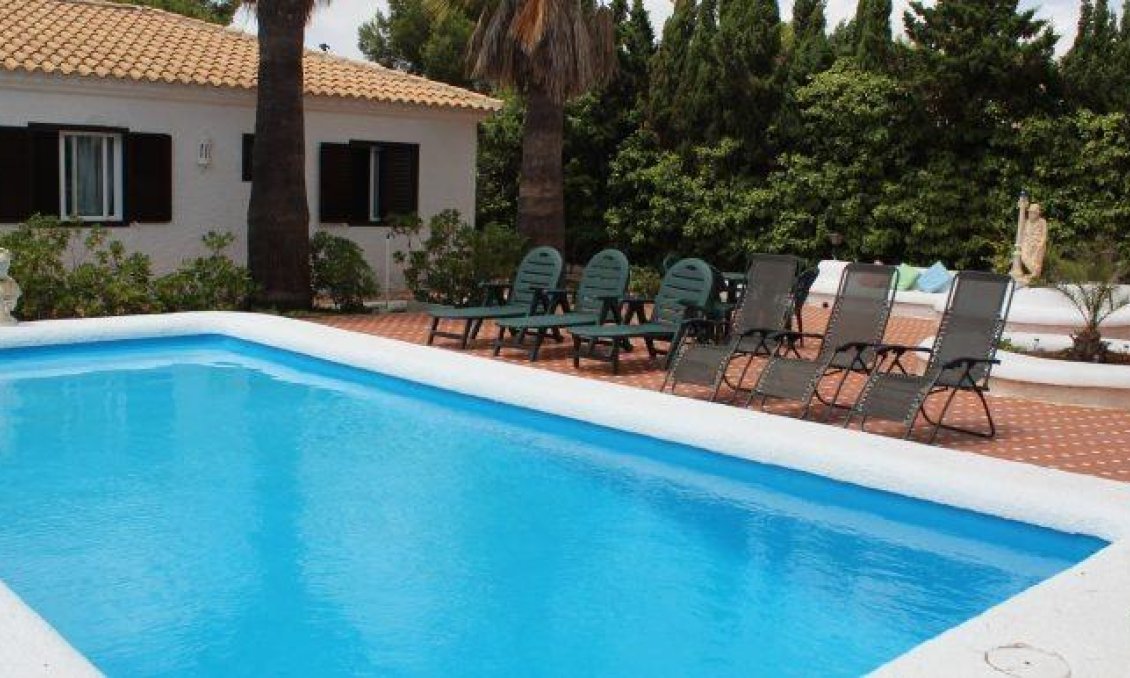 Resale - Villa -
Orihuela Costa - Villamartín