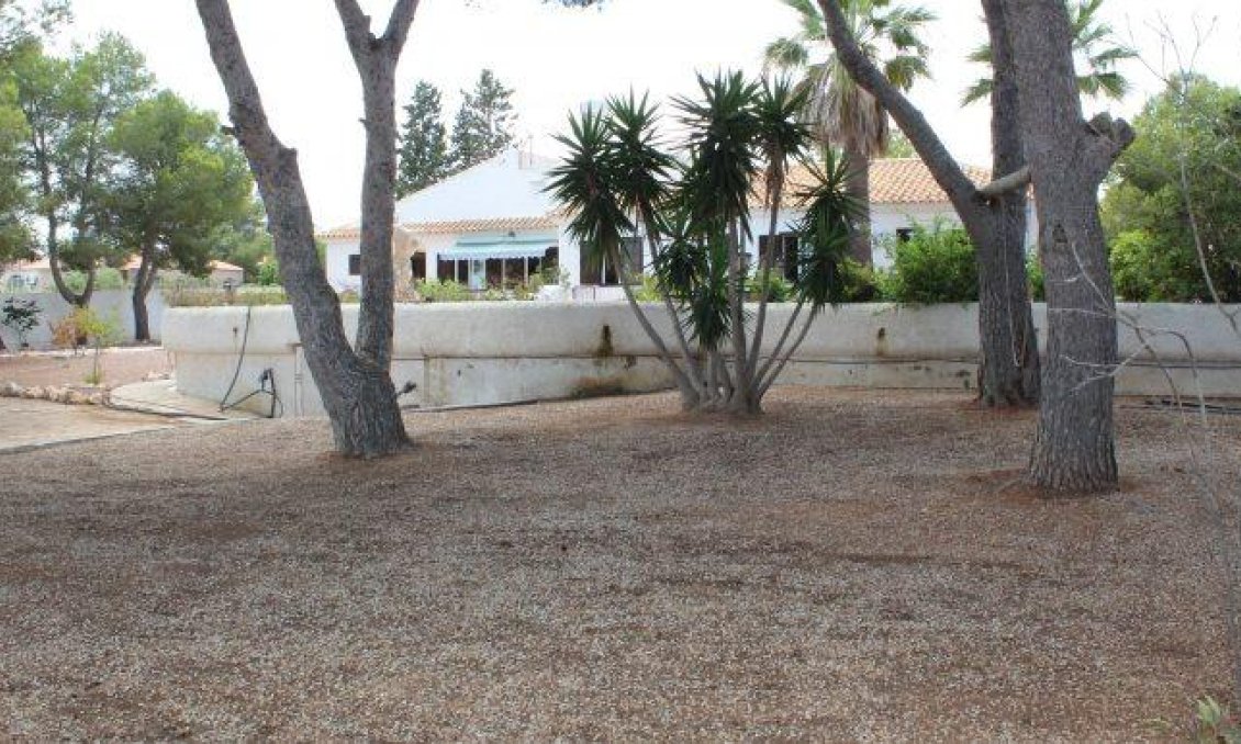 Resale - Villa -
Orihuela Costa - Villamartín