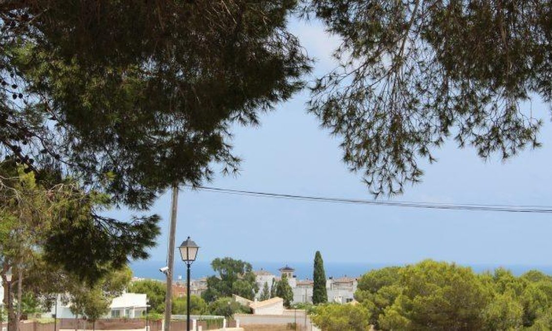 Resale - Villa -
Orihuela Costa - Villamartín
