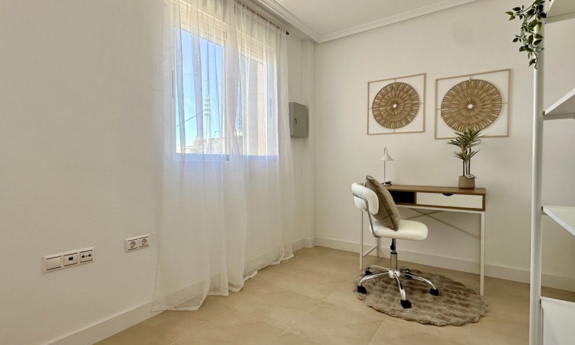 Resale - Apartment -
Torrevieja - Costa Blanca
