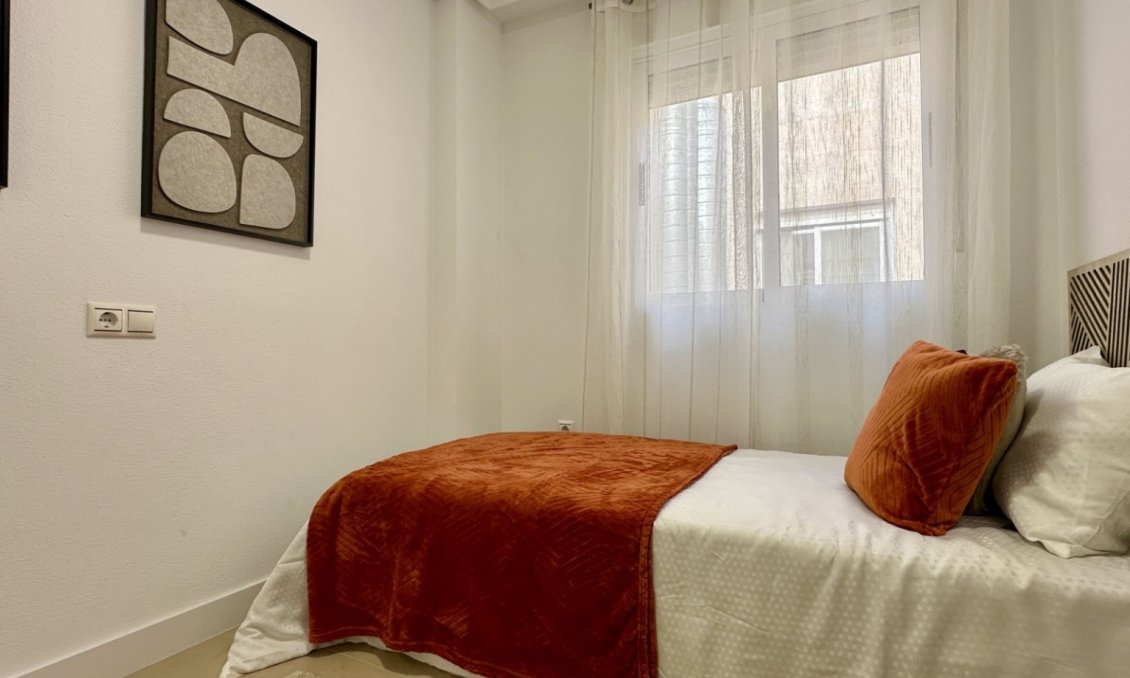 Resale - Apartment -
Torrevieja - Costa Blanca