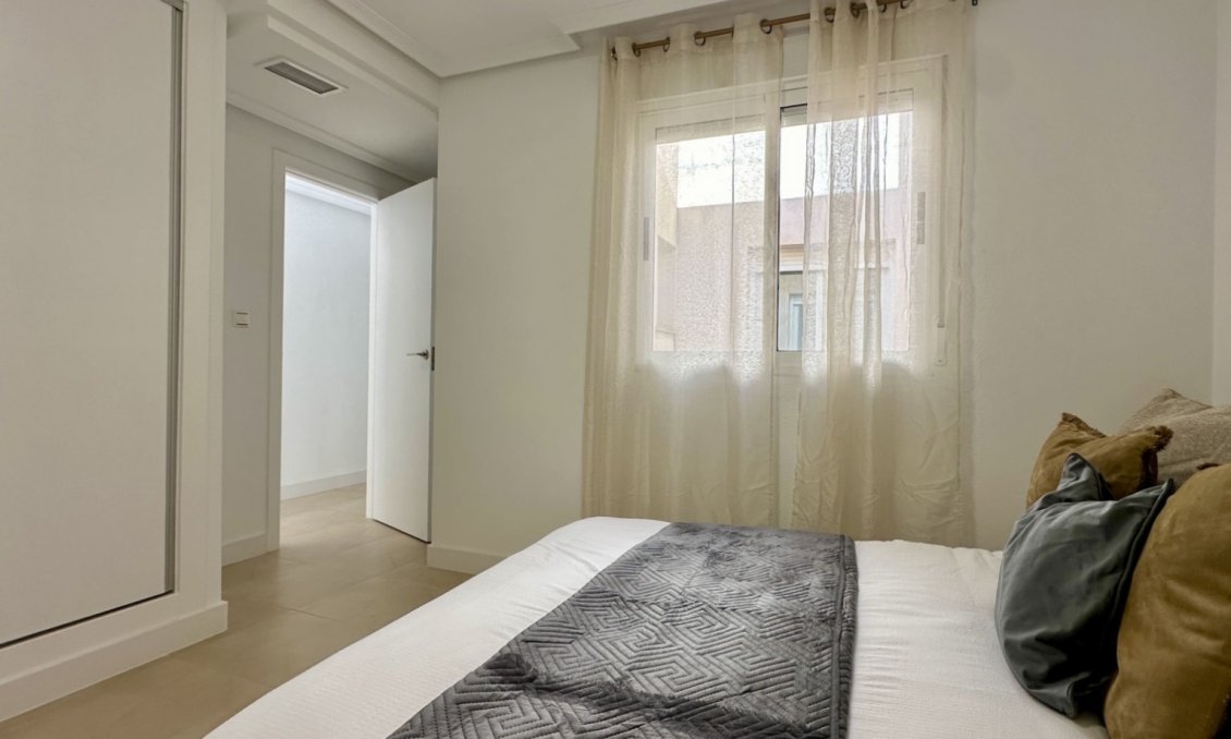 Resale - Apartment -
Torrevieja - Costa Blanca