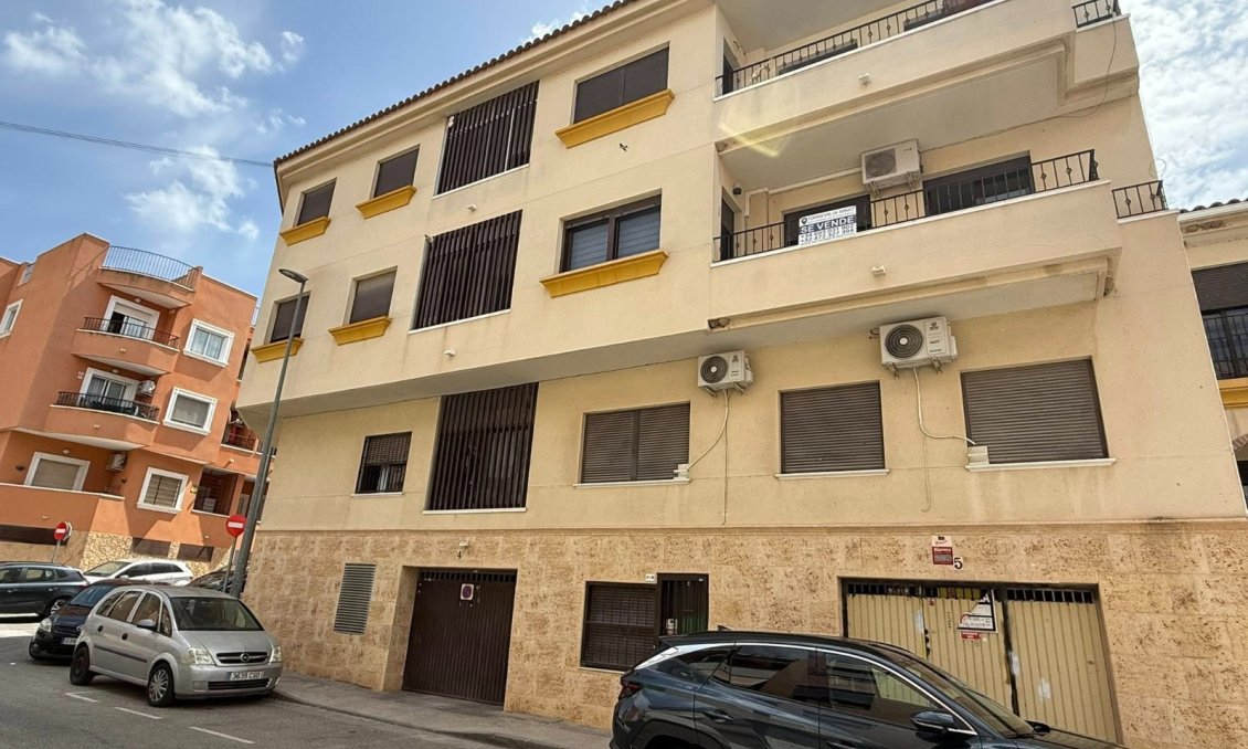 Segunda mano - Apartamento -
San Miguel de Salinas - Inland
