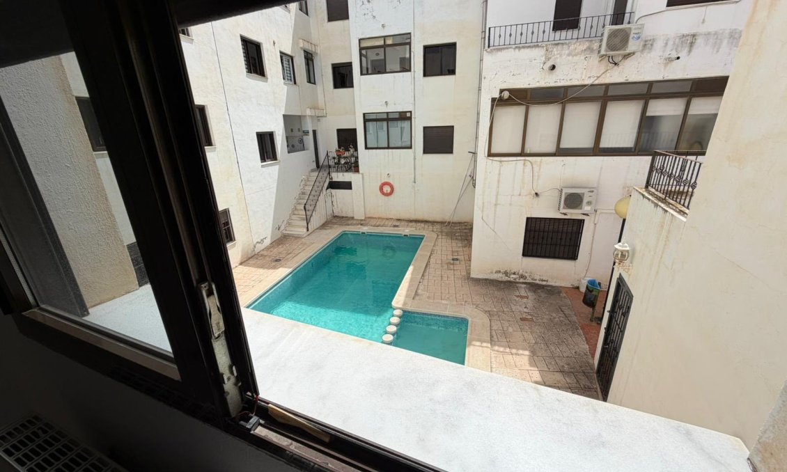 Segunda mano - Apartamento -
San Miguel de Salinas - Inland