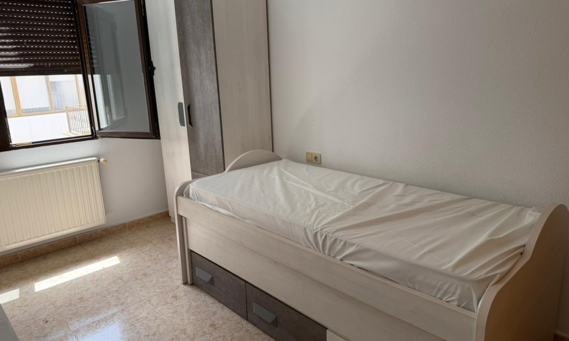 Segunda mano - Apartamento -
San Miguel de Salinas - Inland