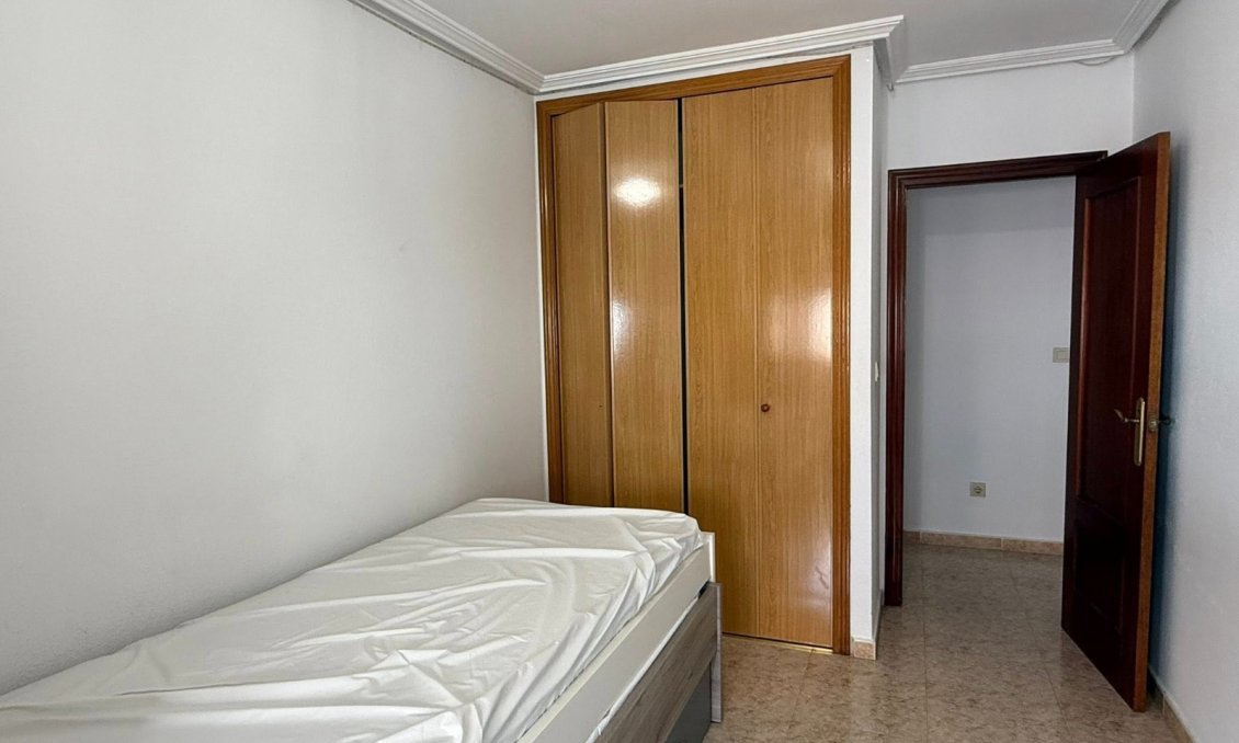 Segunda mano - Apartamento -
San Miguel de Salinas - Inland