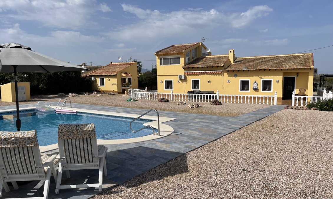 Resale - Villa -
Alhama De Murcia - Inland