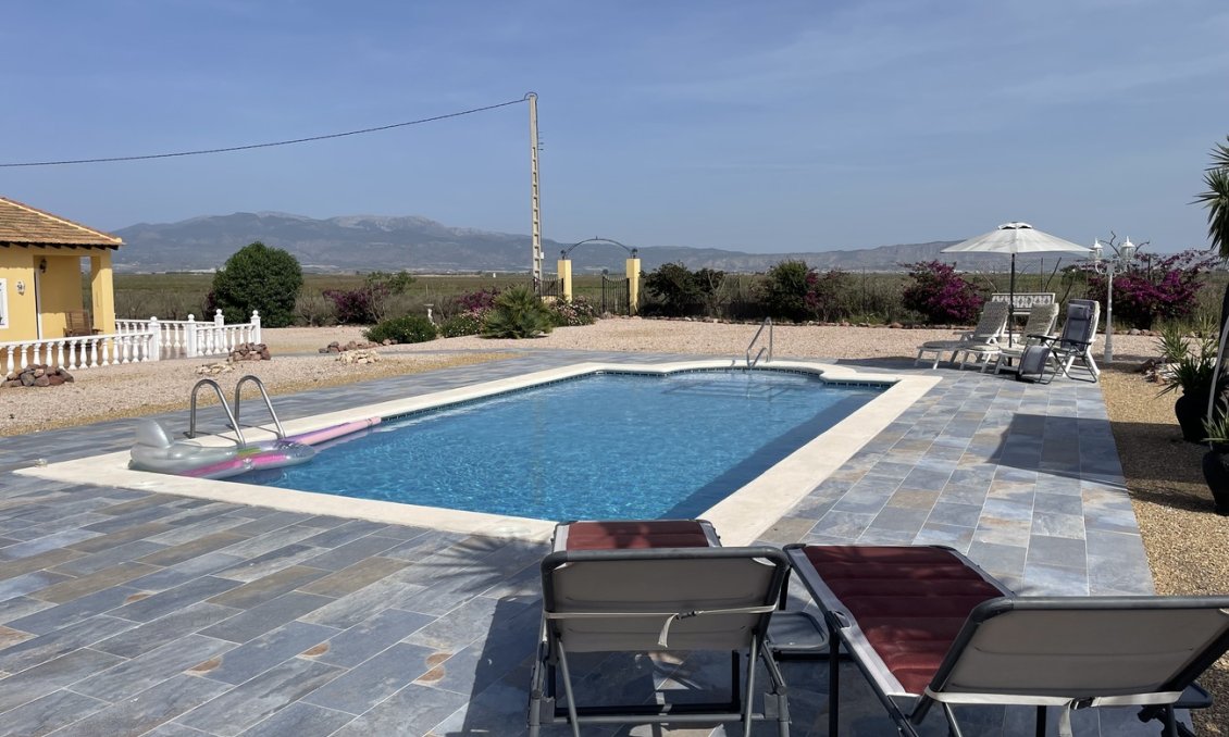 Resale - Villa -
Alhama De Murcia - Inland