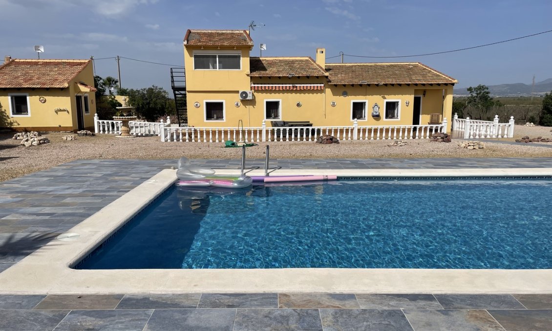 Resale - Villa -
Alhama De Murcia - Inland