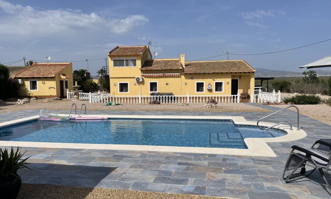 Resale - Villa -
Alhama De Murcia - Inland
