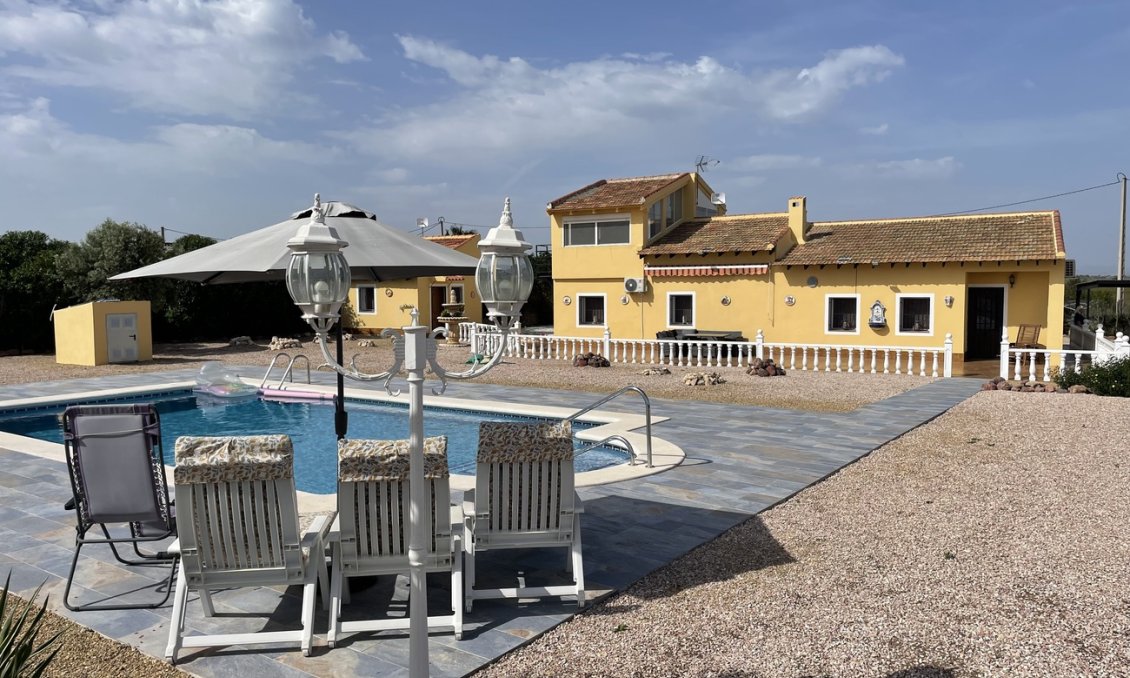 Resale - Villa -
Alhama De Murcia - Inland