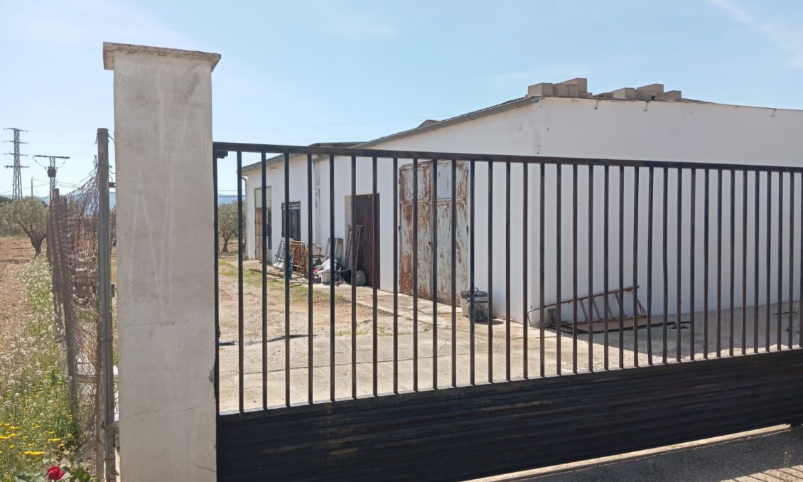 Resale - Villa -
Yecla - Inland