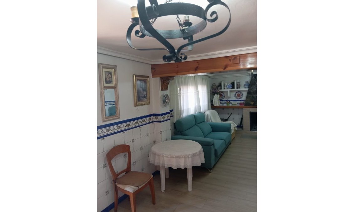 Resale - Villa -
Yecla - Inland