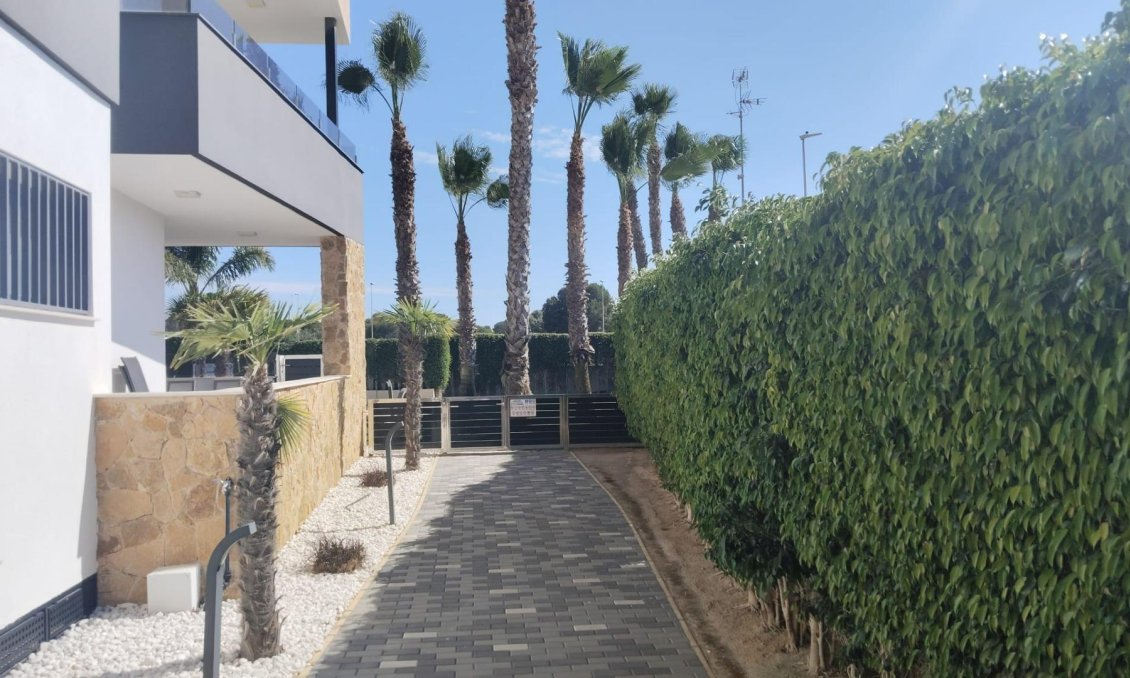 Resale - Apartment -
Orihuela Costa - PAU 8