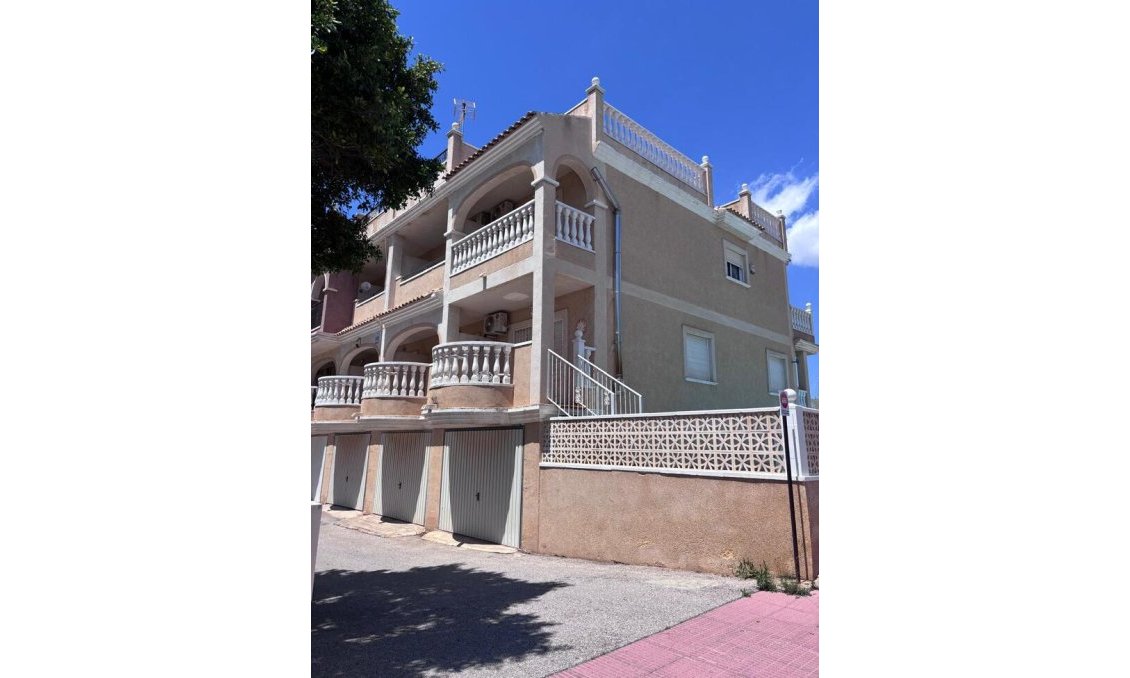Resale - Townhouse -
Villamartin - Costa Blanca