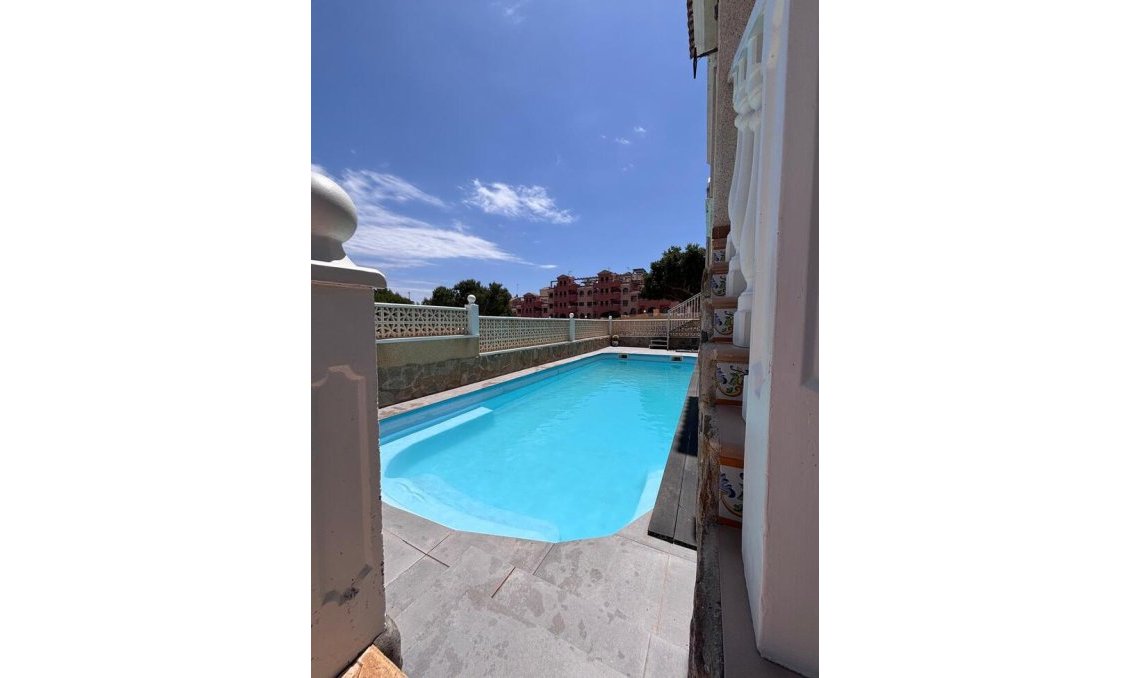Resale - Townhouse -
Villamartin - Costa Blanca