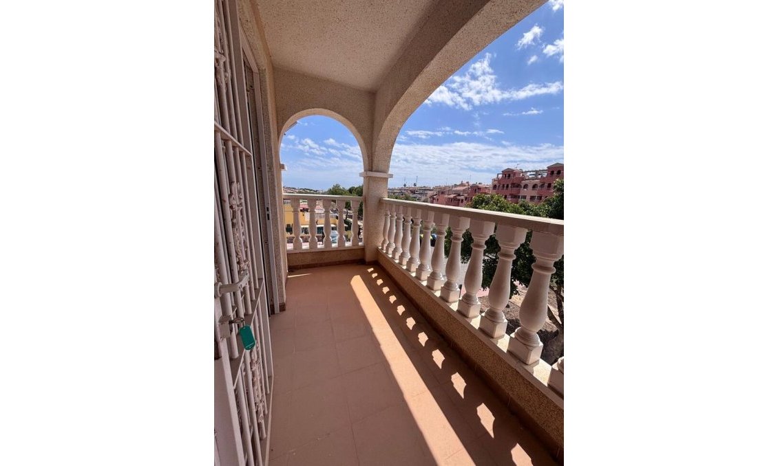 Resale - Townhouse -
Villamartin - Costa Blanca