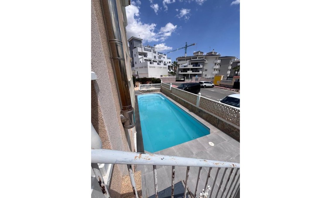 Resale - Townhouse -
Villamartin - Costa Blanca