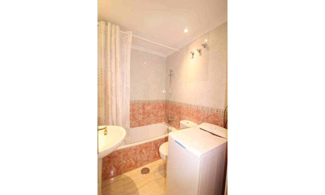 Használt Ingatlanok - Apartman -
Torrevieja - Centrum