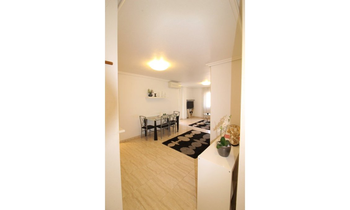 Használt Ingatlanok - Apartman -
Torrevieja - Centrum