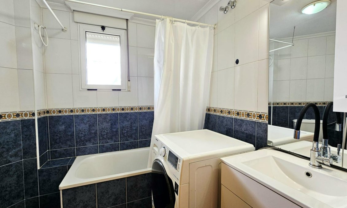 Resale - Apartment -
Torrevieja - Nueva Torrevieja